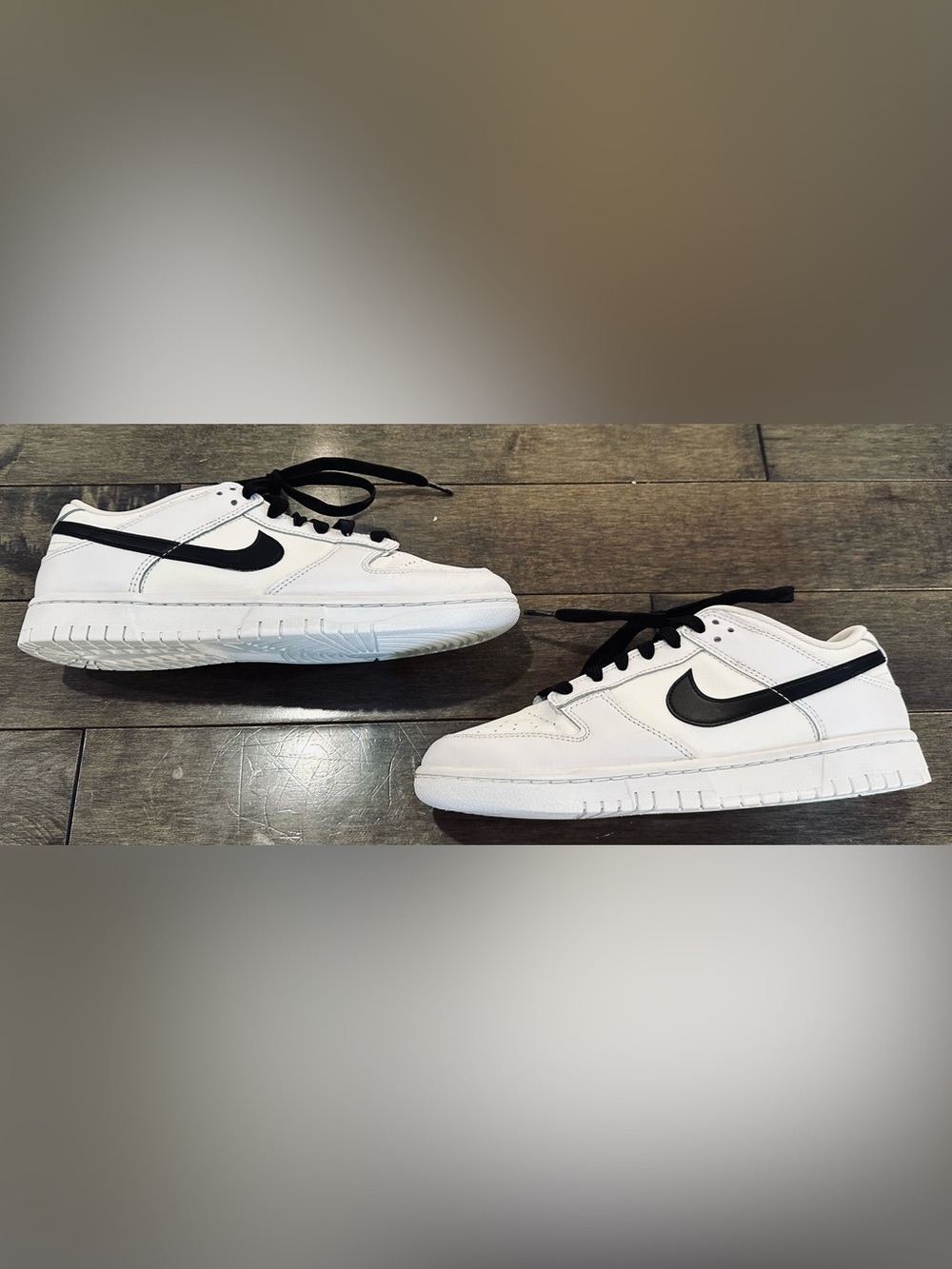 Men’s Sz 7.5/Women’s Sz 9 Reverse Panda Nike Low Dunk Sneakers